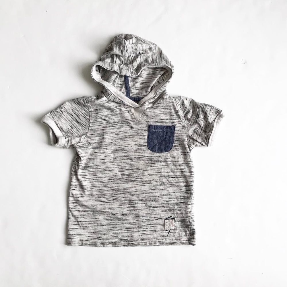 Silver jeans gray hooded short sleeve top EUC 4T
